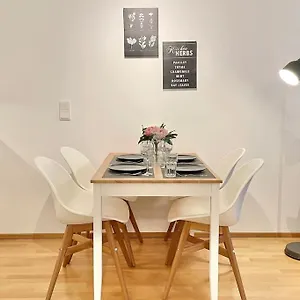 Classy I Modern I Free Parking Apartment Wien