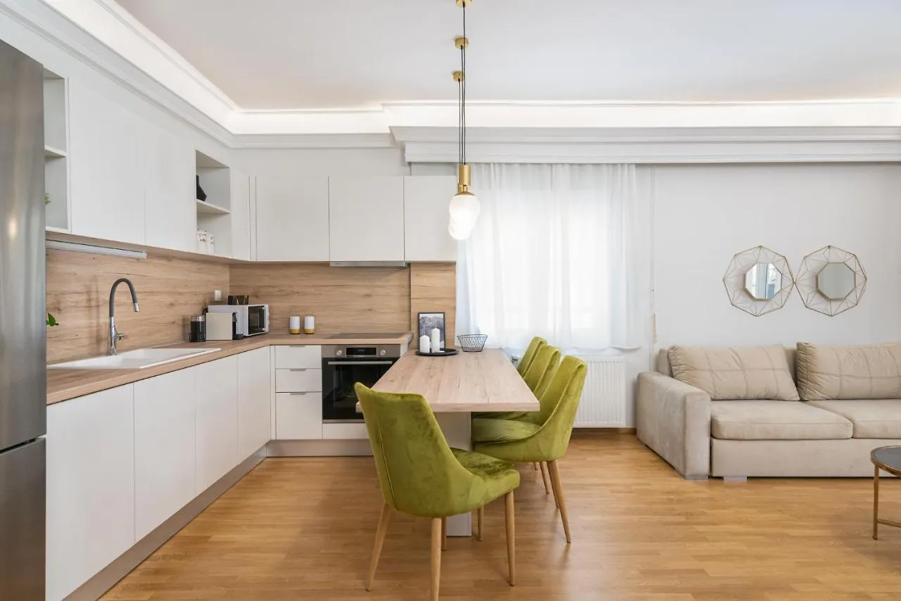 White Suite Armonia Thessaloniki Apartment