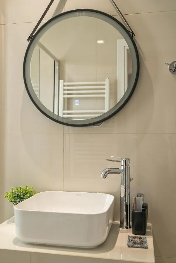 White Suite Armonia Thessaloniki