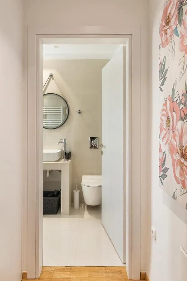 White Suite Armonia Thessaloniki