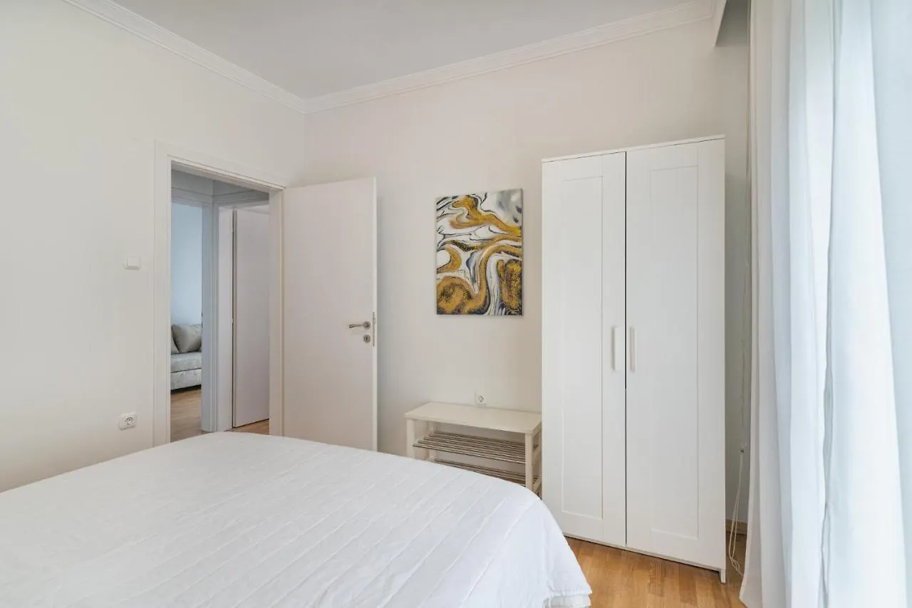 White Suite Armonia Thessaloniki Greece