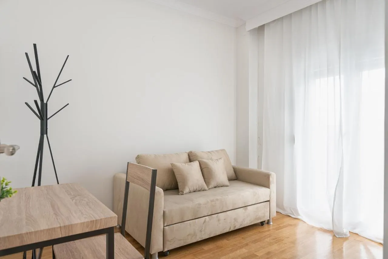 White Suite Armonia Thessaloniki Apartment